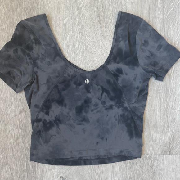 Lululemon Women’s Align Fitted Tee size 6  Black and Grey Tie dye - Picture 1 of 5